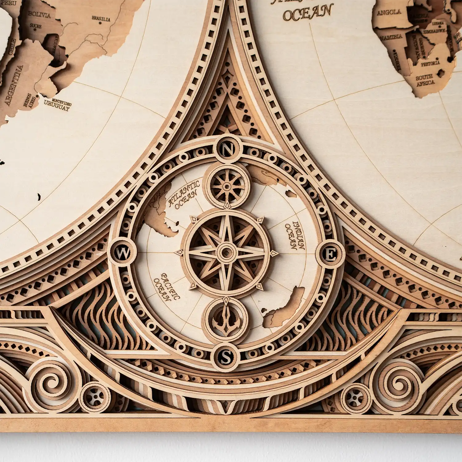 The Grand Navigator Dual-Hemisphere detail